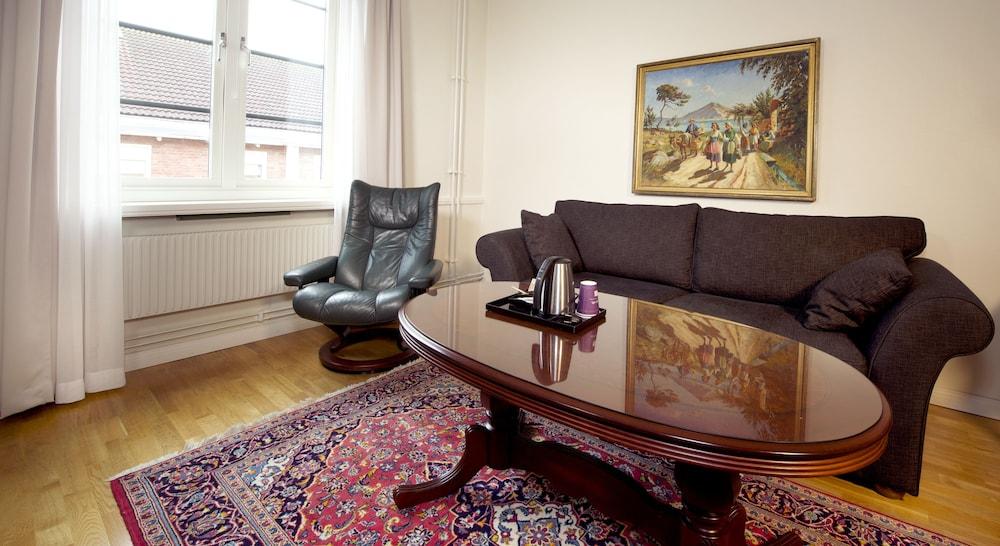 Home Hotel Cardinal Векше Екстер'єр фото